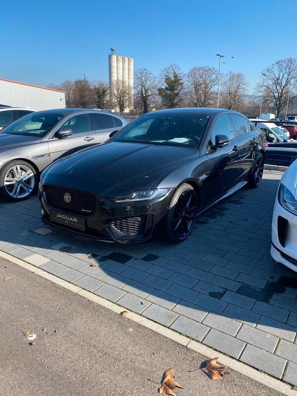 Schwarz Gebraucht 2020 Jaguar XE R-Dynamic Limousine | 27.850 € (Teuer) - Bild 1/4