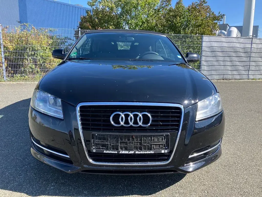 Gebraucht Audi A3 Cabriolet Attraction 105 PS (77 kW) 2011 Schwarz Cabrio