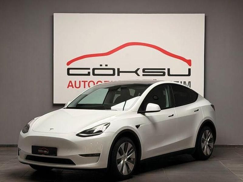 Weiß Gebraucht 2022 Tesla Model Y SUV | 31.950 € (Superpreis) - Bild 1/4