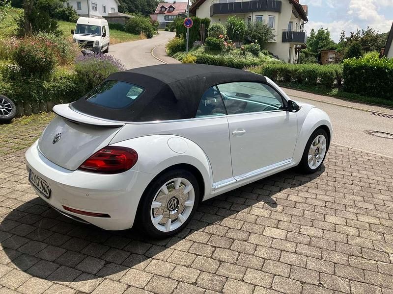 Second-hand VW Beetle 150 CP (110 kW) 2018 Alb Hatchback