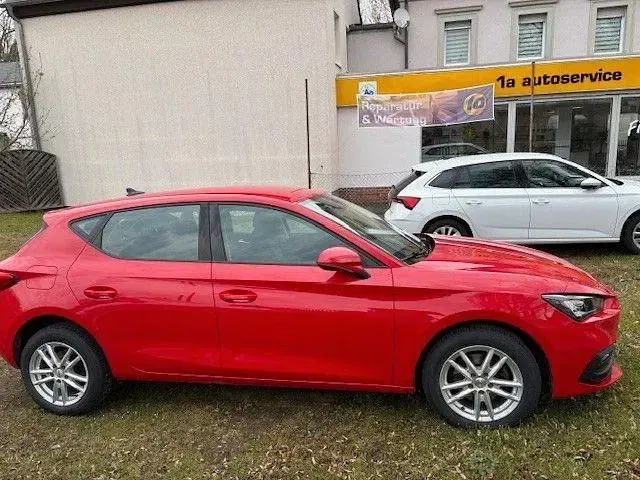 Gebraucht Seat Leon Reference 110 PS (80 kW) 2022 Rot Limousine