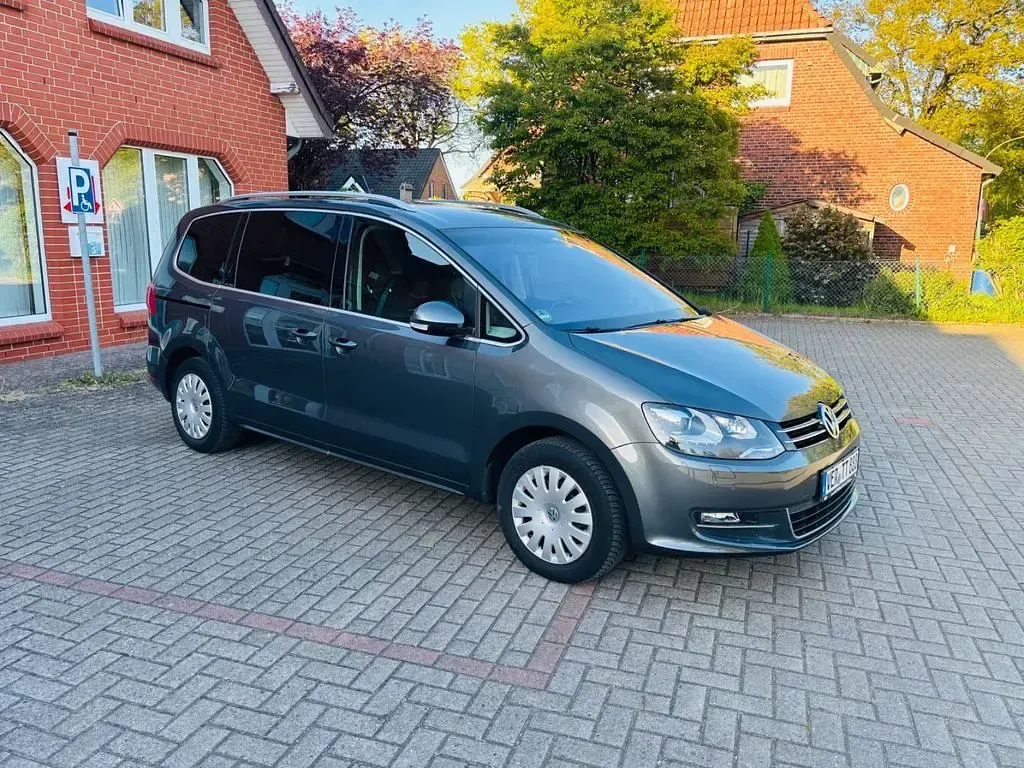Gebraucht VW Sharan Highline 140 PS (102 kW) 2012 Grau Van / Kleinbus