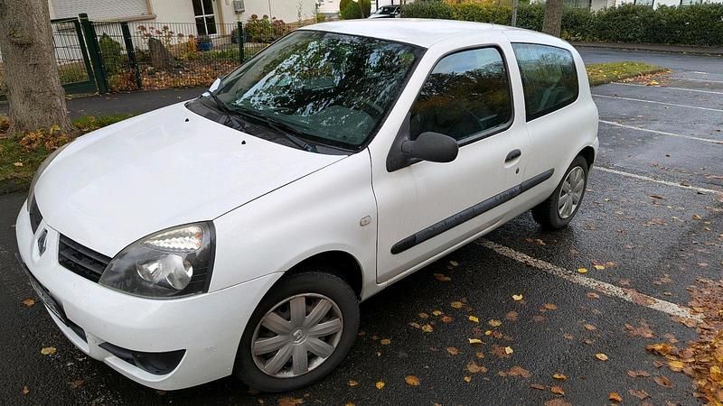 Weiß Gebraucht 2009 Renault Clio II Campus Kleinwagen | 950 € (Guter Preis) - Bild 1/4