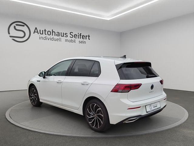 Gebraucht VW Golf VIII Style 150 PS (110 kW) 2021 Pure white Limousine