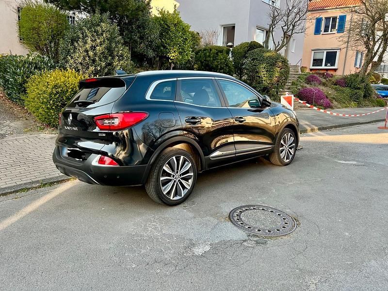 Gebraucht Renault Kadjar 110 PS (80 kW) 2015 Schwarz SUV