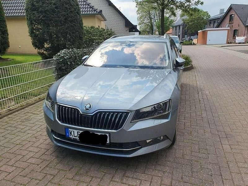 Gebraucht Skoda Superb 150 PS (110 kW) 2016 Grau Kombi
