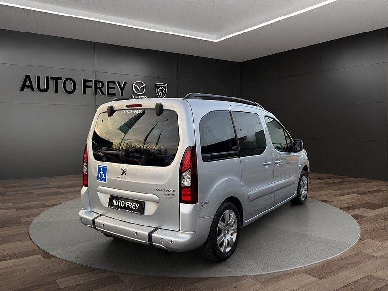 Gebraucht Peugeot Partner Tepee Outdoor 120 PS (88 kW) 2013 Silber Van / Kleinbus