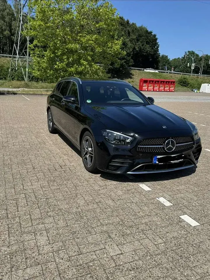 Gebraucht Mercedes E300 AMG 194 PS (142 kW) 2020 Schwarz Kombi