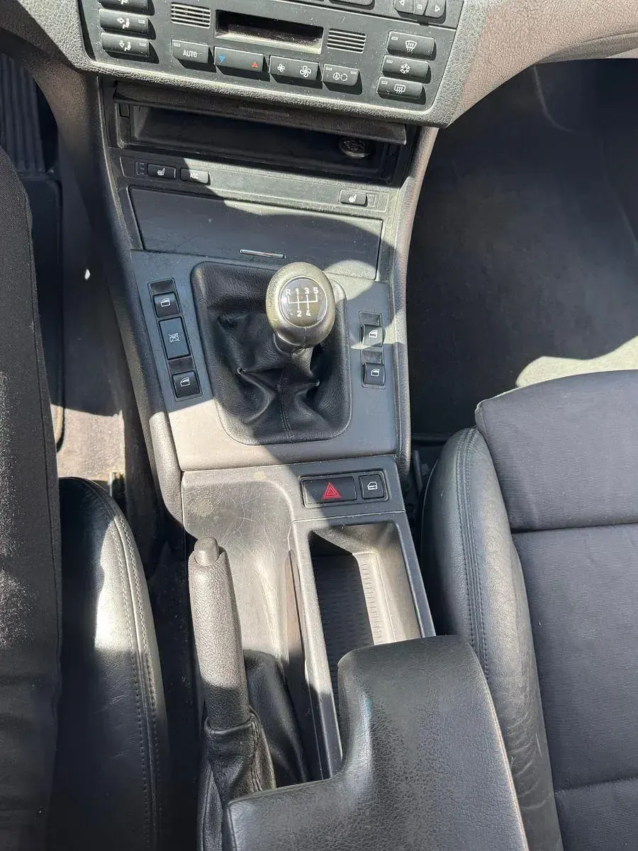 Occasion BMW 320 136 ch (100 kW) 2000 Bleue Berline