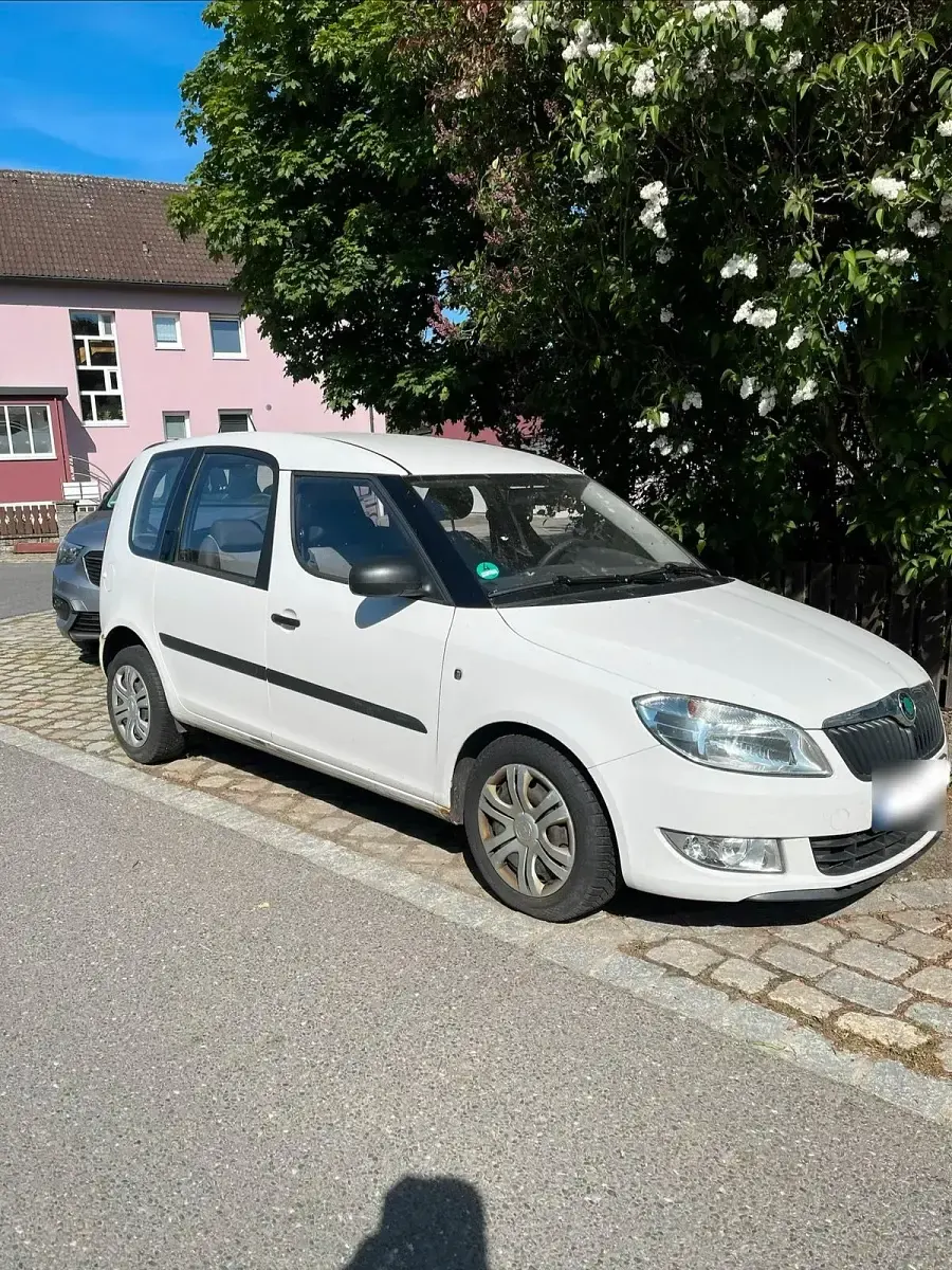 Gebraucht Skoda Roomster 90 PS (66 kW) 2012 Weiß Van / Kleinbus
