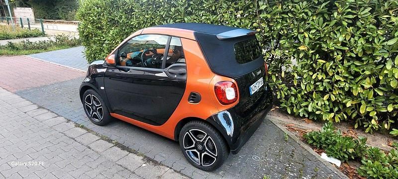 Schwarz Gebraucht 2018 Smart ForTwo Coupé Cabrio | 12.000 € (Fairer Preis) - Bild 1/4