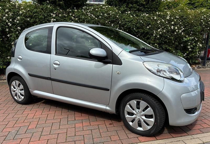 Silber Gebraucht 2012 Citroën C1 Style Kleinwagen | 4.250 € (Fairer Preis) - Bild 1/4