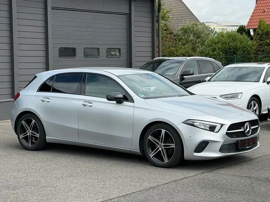 Gebraucht Mercedes A200 150 PS (110 kW) 2021 Silber Limousine