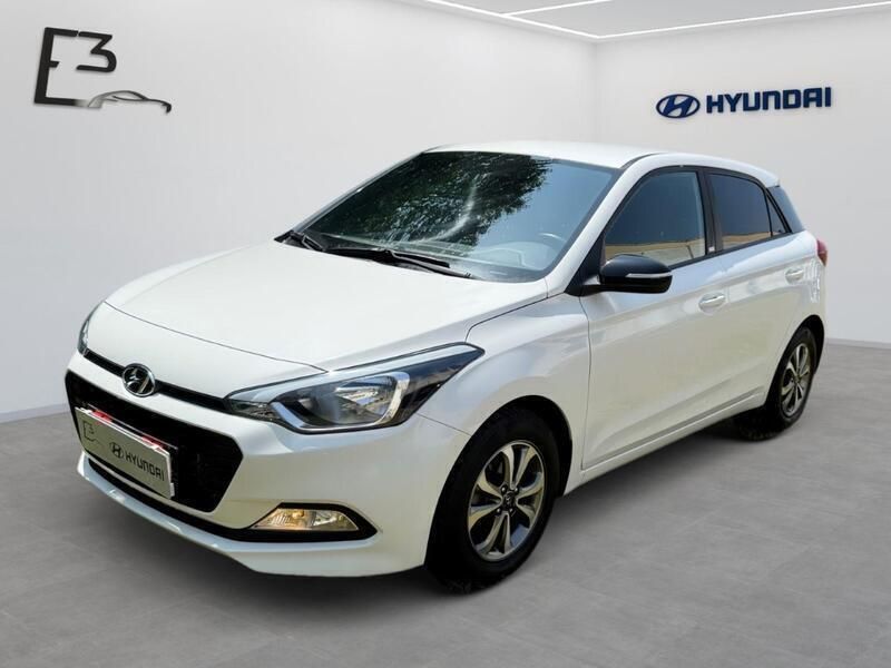 Weiß Gebraucht 2018 Hyundai i20 Passion Kleinwagen | 11.490 € (Fairer Preis) - Bild 1/4