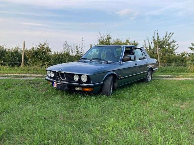 Blau Gebraucht 1981 BMW 528 Limousine | 15.900 € - Bild 1/4