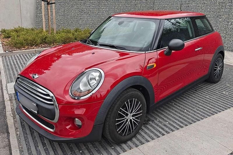 Rot Gebraucht 2015 Mini ONE Kleinwagen | 8.490 € (Fairer Preis) - Bild 1/4