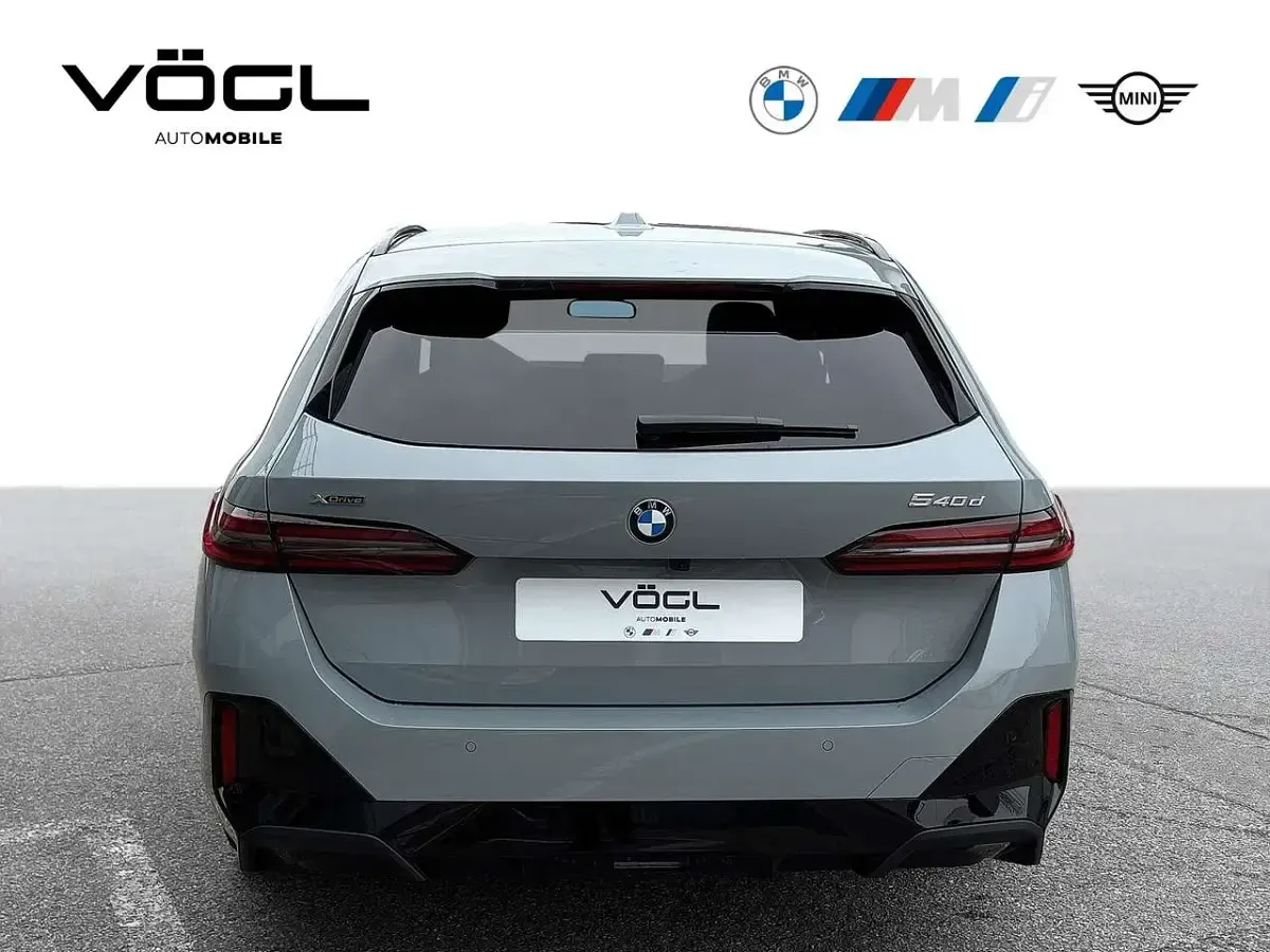 Neu BMW 540 M Sport 303 PS (222 kW) 2026 Brooklyn grau Kombi
