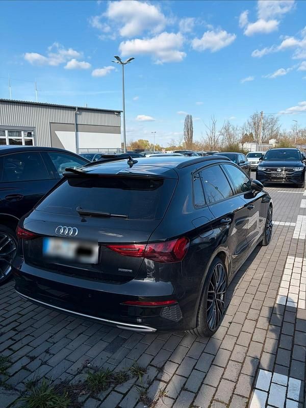 Second-hand Audi A3 Advanced 200 CP (147 kW) 2021 Negru Berlinǎ