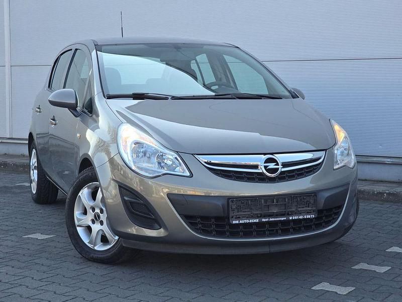 Gebraucht Opel Corsa Edition 101 PS (74 kW) 2013 Braun Kleinwagen