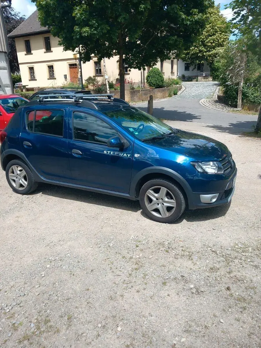 Gebraucht Dacia Sandero Lauréate 90 PS (66 kW) 2016 Blau Limousine