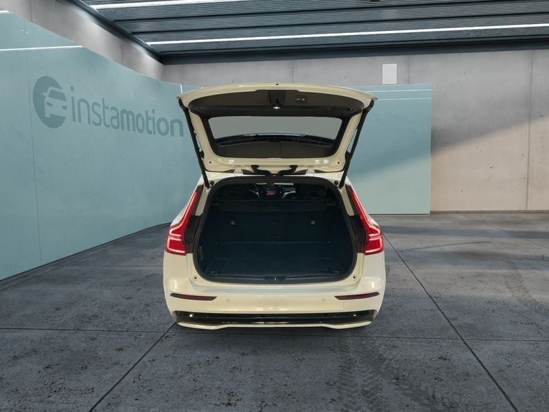 Gebraucht Volvo V60 Plus 197 PS (144 kW) 2023 Weiß Kombi