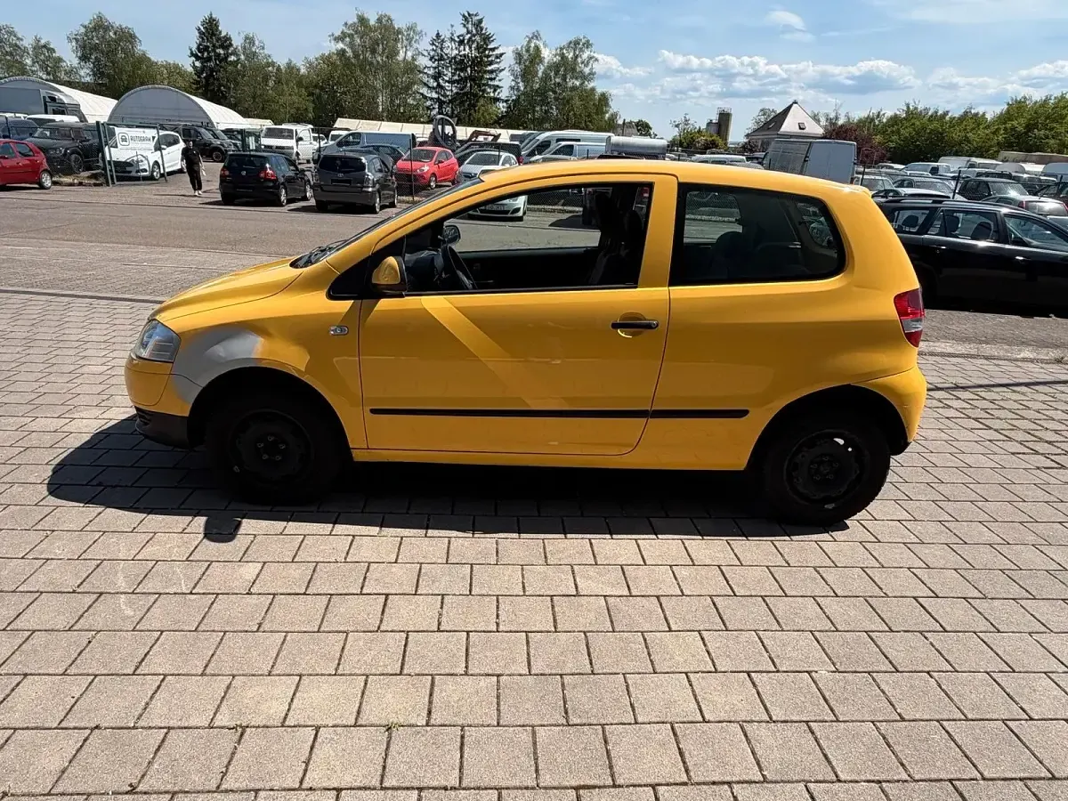 Usata VW Fox 54 CV (39 kW) 2005 Giallo Utilitaria