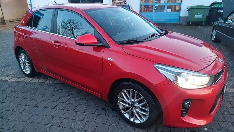Gebraucht Kia Rio Spirit 120 PS (88 kW) 2020 Rot Limousine