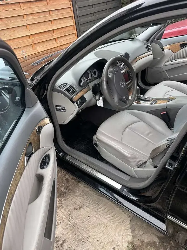 Gebraucht Mercedes E280 190 PS (139 kW) 2009 Schwarz Limousine
