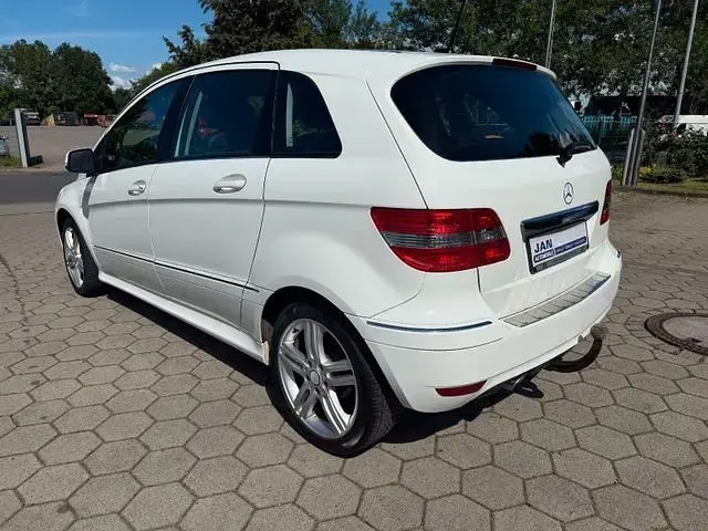 Gebraucht Mercedes B150 95 PS (69 kW) 2009 Weiß Van / Kleinbus