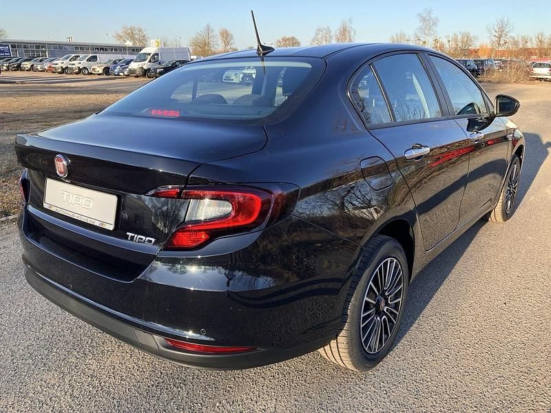 Gebraucht Fiat Tipo Urban 131 PS (96 kW) 2026 Schwarz Limousine