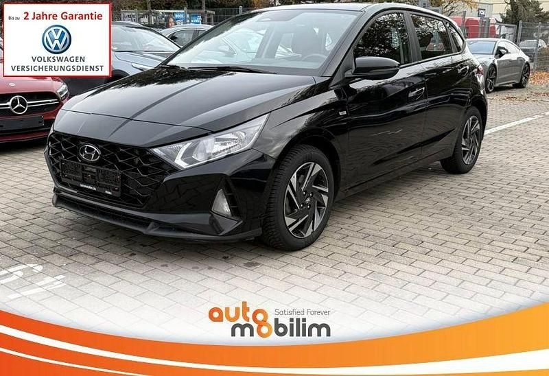 Gebraucht Hyundai i20 101 PS (74 kW) 2023 Schwarz Kleinwagen