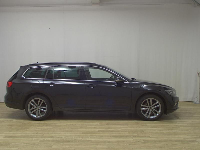 Schwarz Gebraucht 2021 VW Passat Business Kombi | 15.480 € (Superpreis) - Bild 1/4
