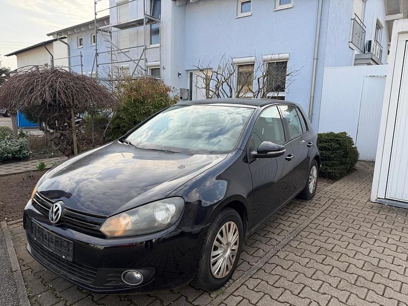 Gebraucht VW Golf VI 80 PS (58 kW) 2011 Schwarz Kleinwagen