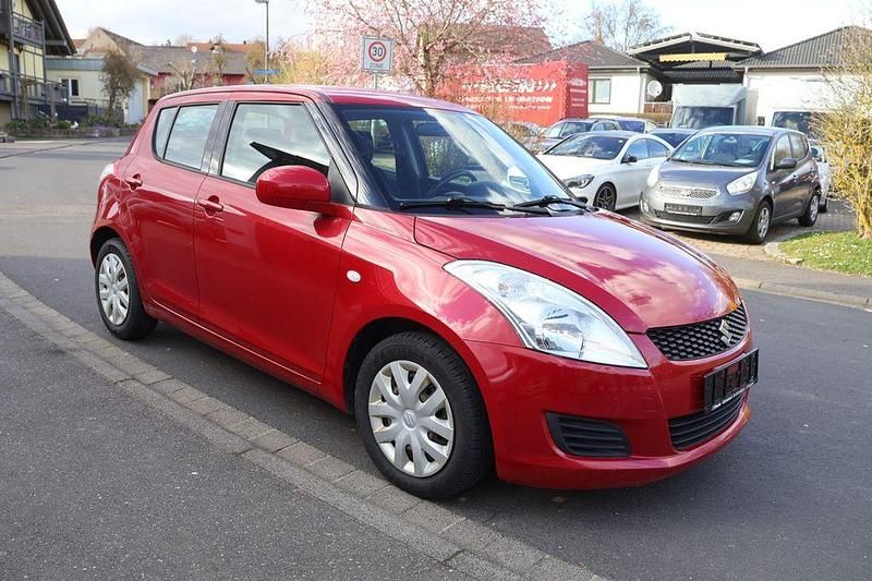 Gebraucht Suzuki Swift 94 PS (69 kW) 2010 Rot Kleinwagen