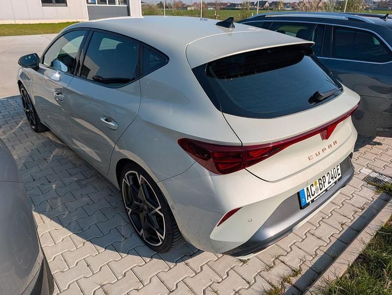 Gebraucht Cupra Leon VZ 272 PS (200 kW) 2024 Grau Limousine