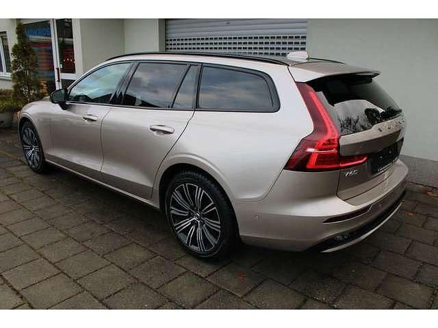 Gebraucht Volvo V60 Plus 197 PS (144 kW) 2025 Brightdusk (metallic) Kombi