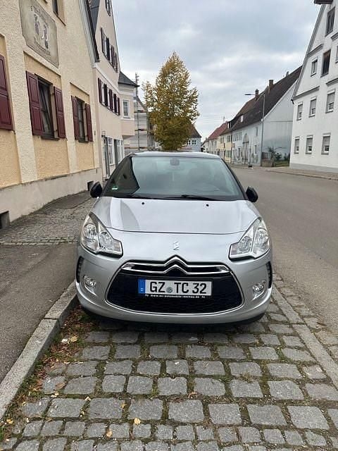 Silber Gebraucht 2012 Citroën DS3 So Chic Kleinwagen | 5.000 € (Fairer Preis) - Bild 1/4
