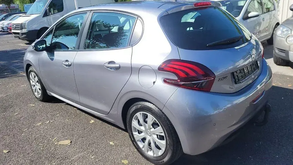 Gebraucht Peugeot 208 Active 82 PS (60 kW) 2019 Artense grau met Kleinwagen