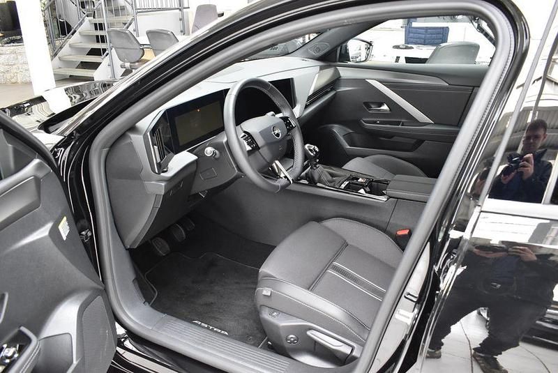 Gebraucht Opel Astra 131 PS (96 kW) 2024 Schwarz karbon schwarz met. Kombi
