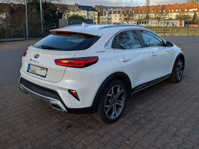 Weiß Gebraucht 2020 Kia XCeed SUV | 14.900 € (Fairer Preis) - Bild 1/4