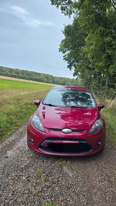 Rot Gebraucht 2009 Ford Fiesta Ambiente Kleinwagen | 2.200 € (Fairer Preis) - Bild 1/4