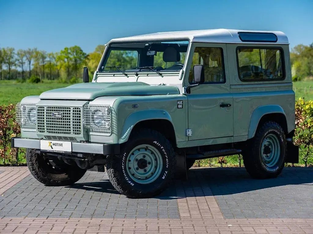 Gebraucht Land Rover Defender Heritage 122 PS (89 kW) 2015 Grün Kombi