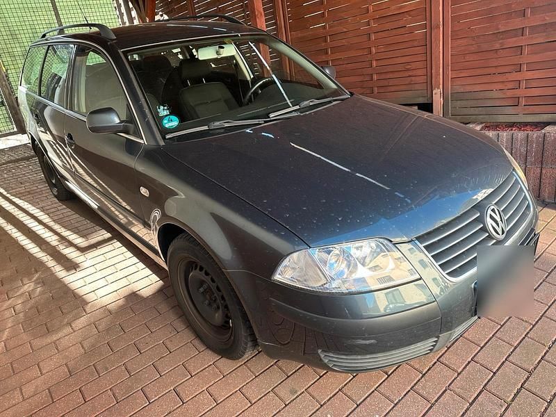 Gebraucht VW Passat 115 PS (84 kW) 2001 Grau Kombi