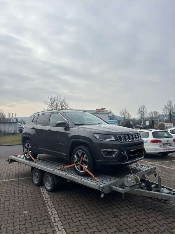 Grau Gebraucht 2019 Jeep Compass Limited SUV | 20.000 € (Teuer) - Bild 1/1