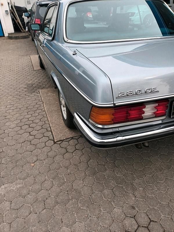 Gebraucht Mercedes 280 185 PS (136 kW) 1984 Blau Coupé