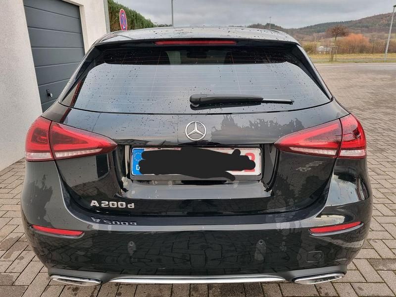 Gebraucht Mercedes A200 150 PS (110 kW) 2019 Schwarz Limousine