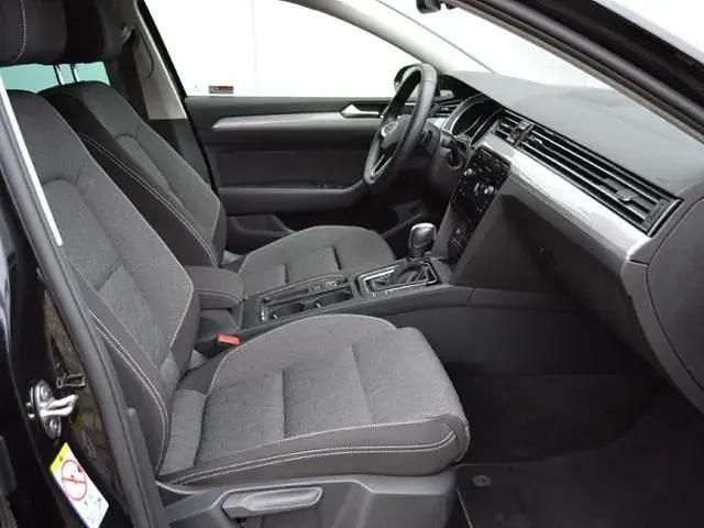 Gebraucht VW Passat Business 150 PS (110 kW) 2022 Schwarz Kombi
