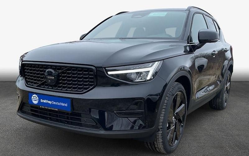 Neu Volvo XC40 Plus 163 PS (119 kW) 2026 Weiß SUV