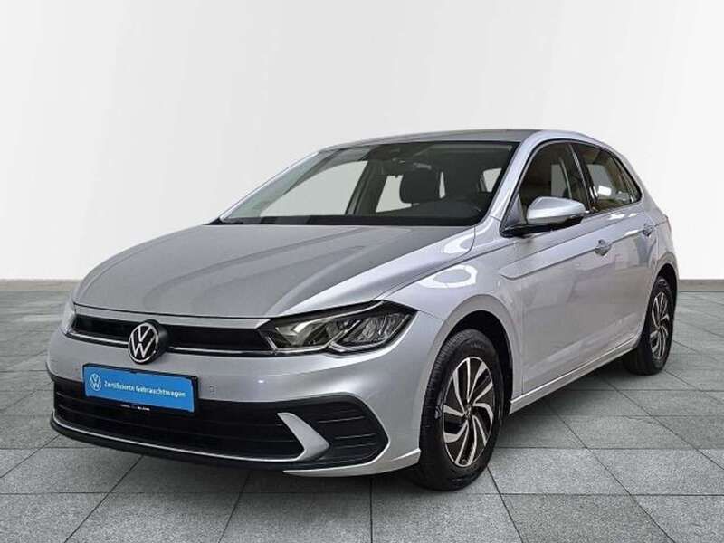 Reflexsilber metallic Gebraucht 2022 VW Polo Life Limousine | 17.990 € (Fairer Preis) - Bild 1/3