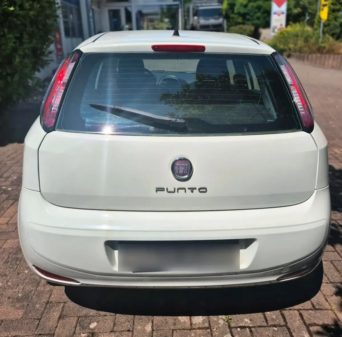 Gebraucht Fiat Punto 78 PS (57 kW) 2012 Weiß Kleinwagen